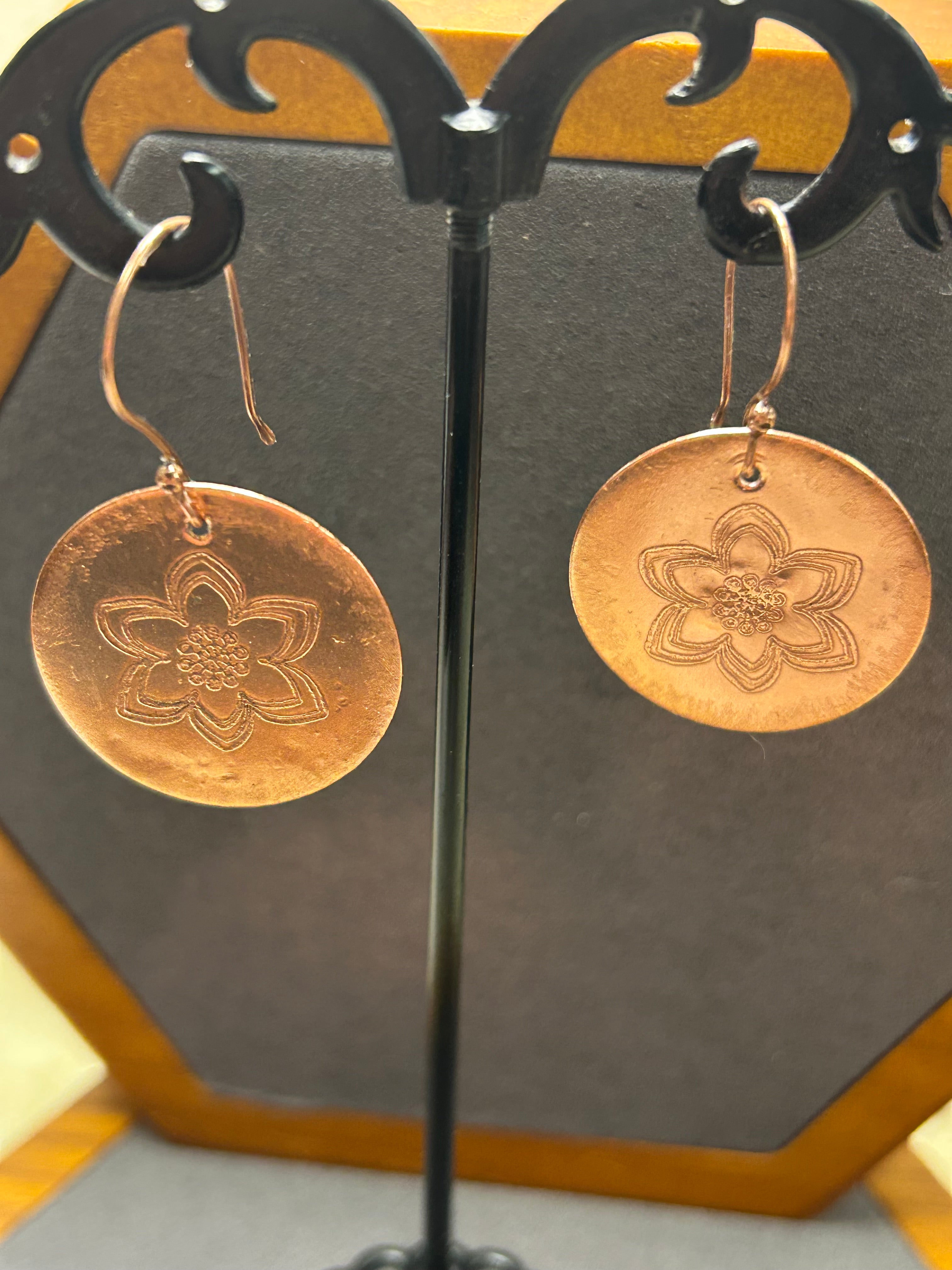 E129B Copper Flower Etched Disk Earrings