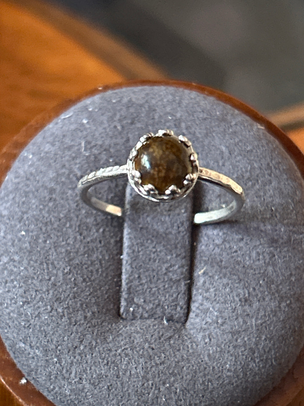 R29  Sterling Silver 6mm crown set carnelian size 6.75 ring