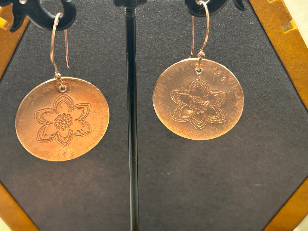 E129B Copper Flower Etched Disk Earrings