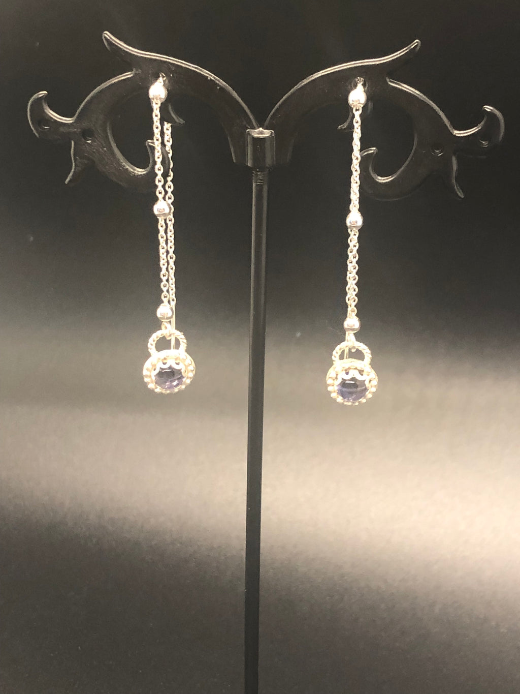 E124 crown set 6 mm Iolite on SS beaded threader