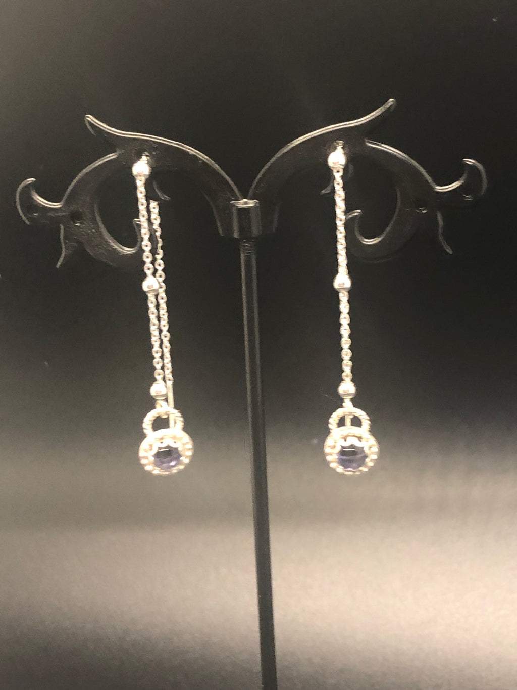 E124 crown set 6 mm Iolite on SS beaded threader