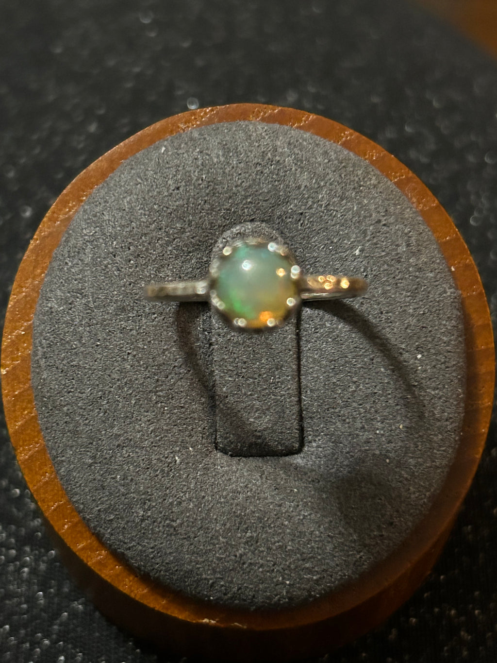 R22 SS 6mm Ethiopian Fire Opal crown set size 5.5 ring