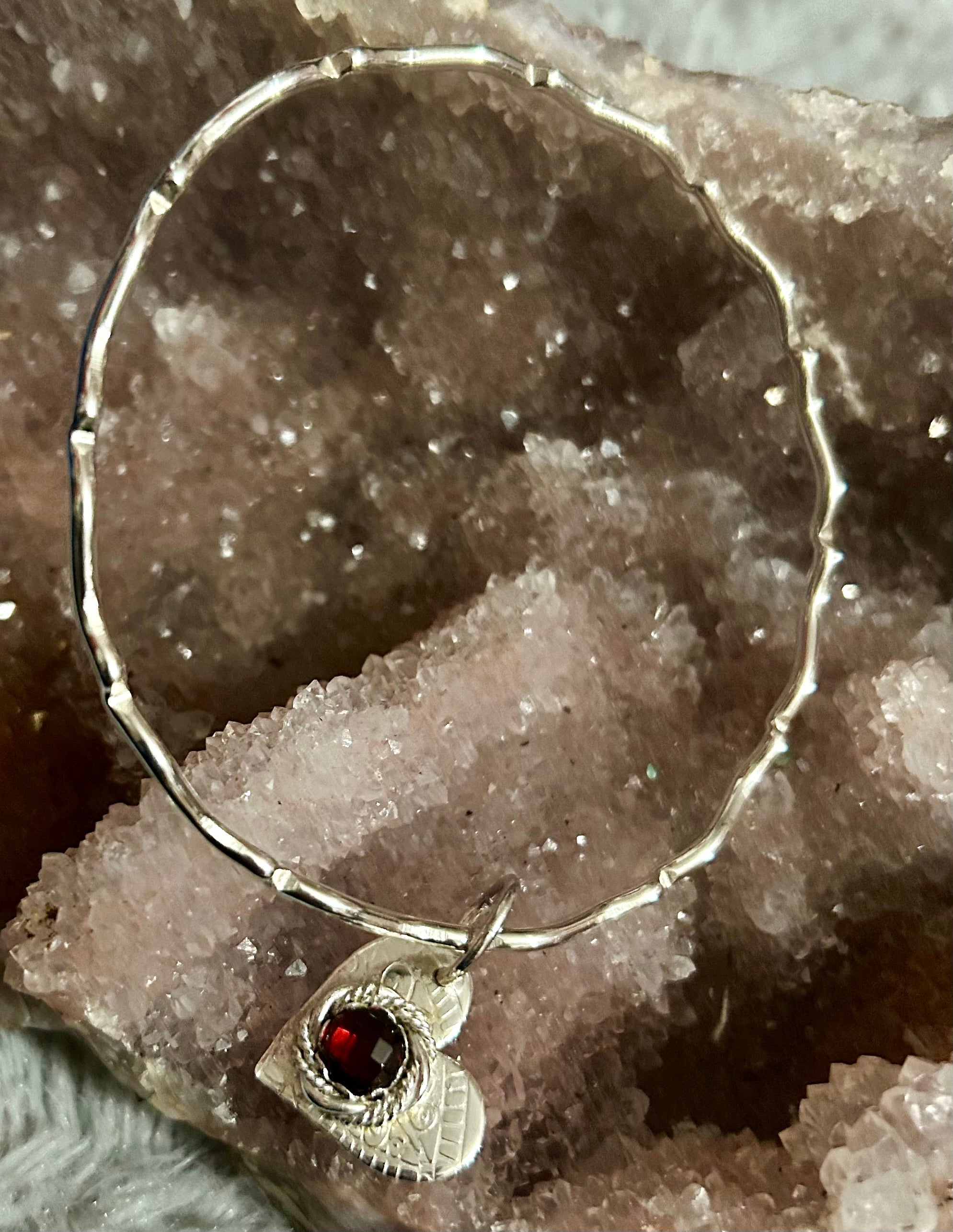 B1 Sterling Silver Wavy Bracelet with Garnet Heart Charm