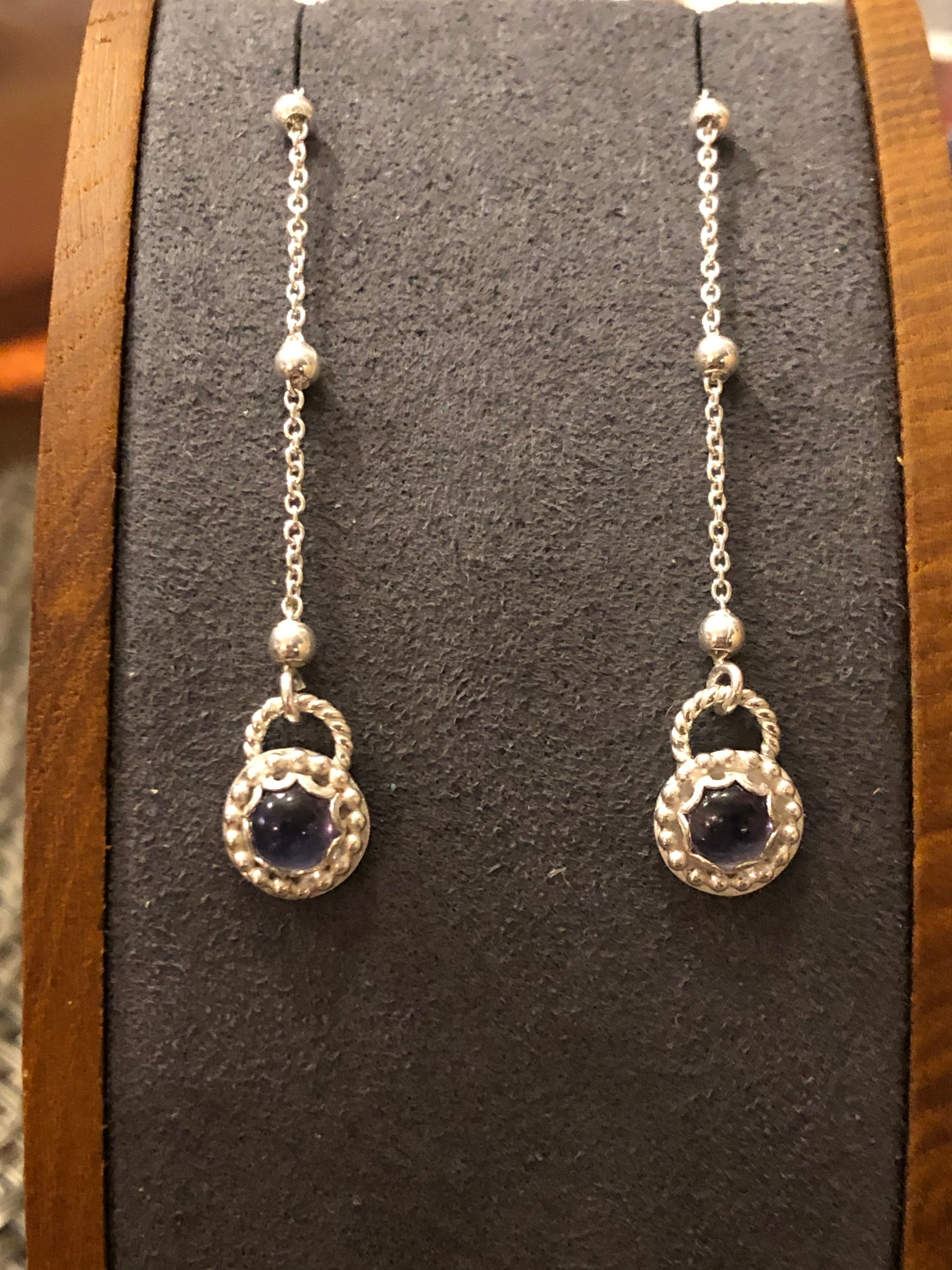 E124 crown set 6 mm Iolite on SS beaded threader