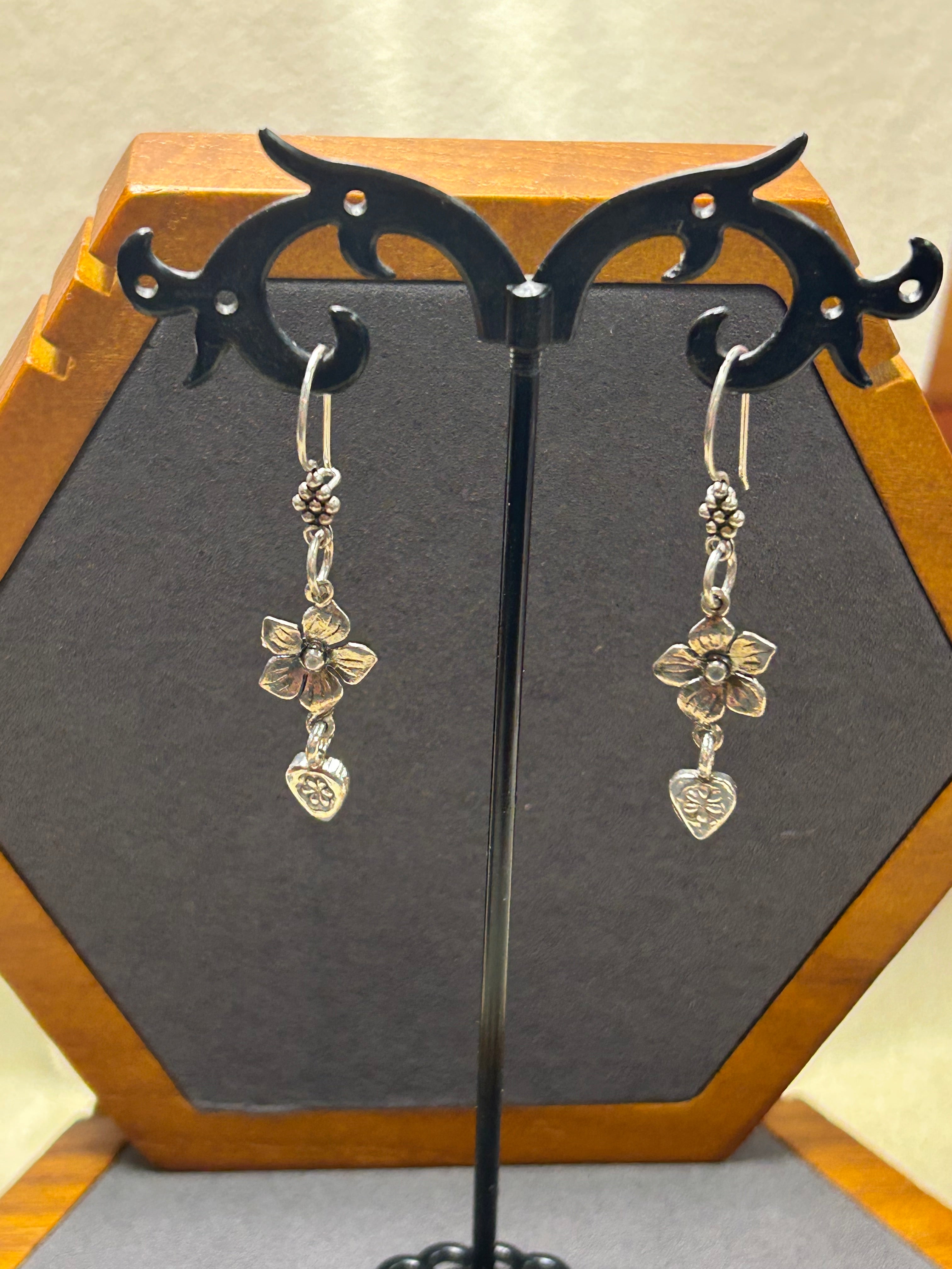 E90 SS Flower and Heart dangle earrings