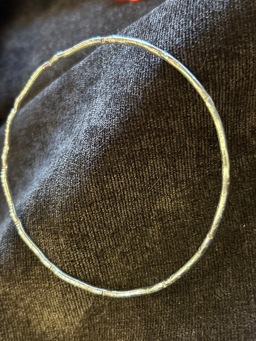 B15 Sterling Silver 12 ga Wavy Bangle Bracelet (Medium)