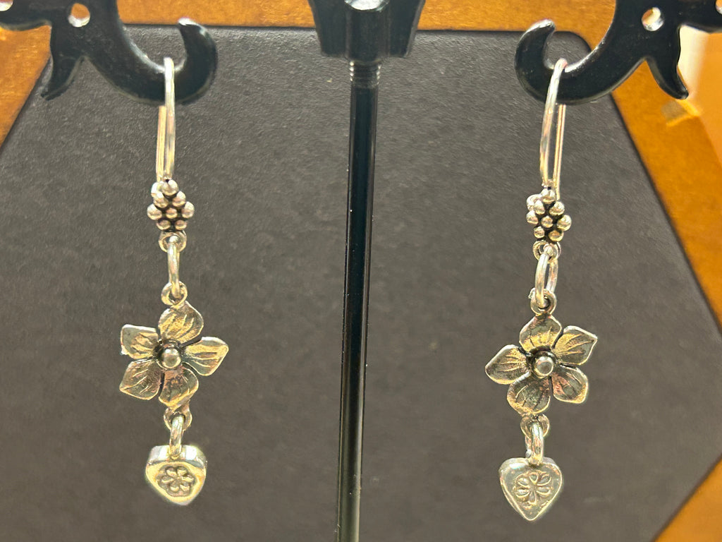 E90 SS Flower and Heart dangle earrings