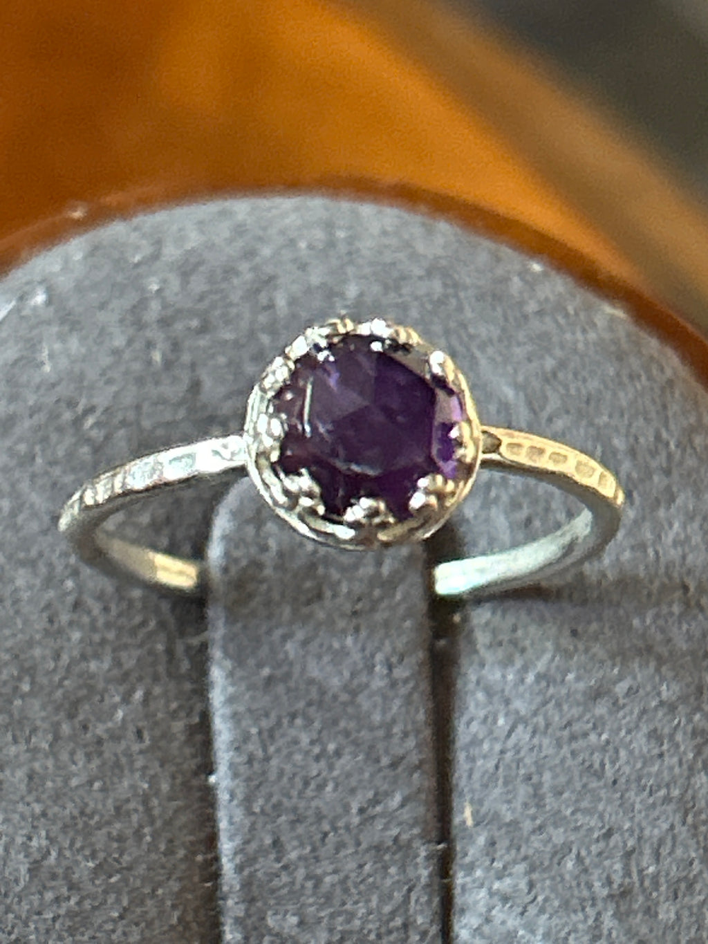 R23 SS 6mm crown set amethyst size 6.25 ring