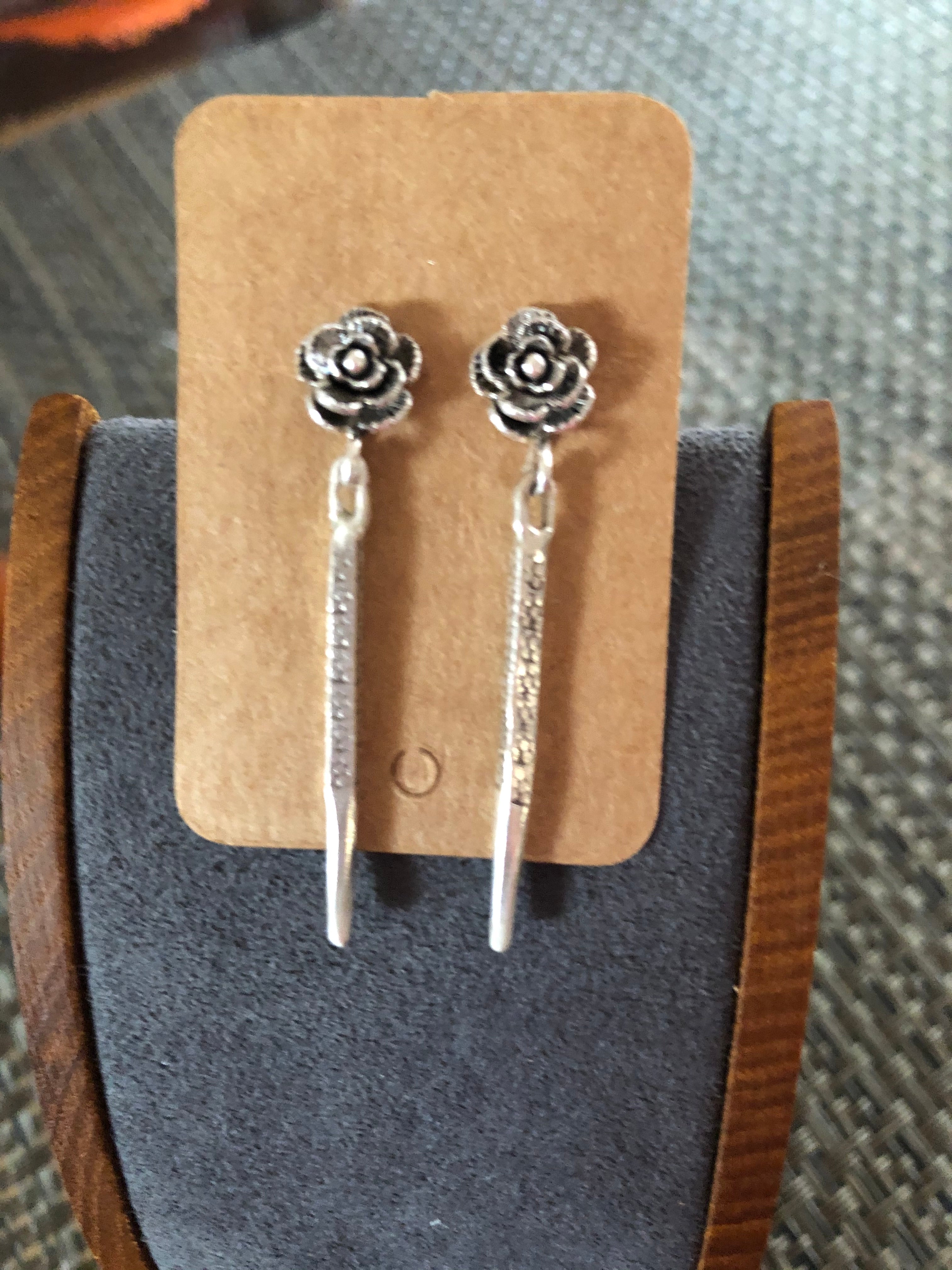 E93  Sterling Silver “Rose & Dagger”