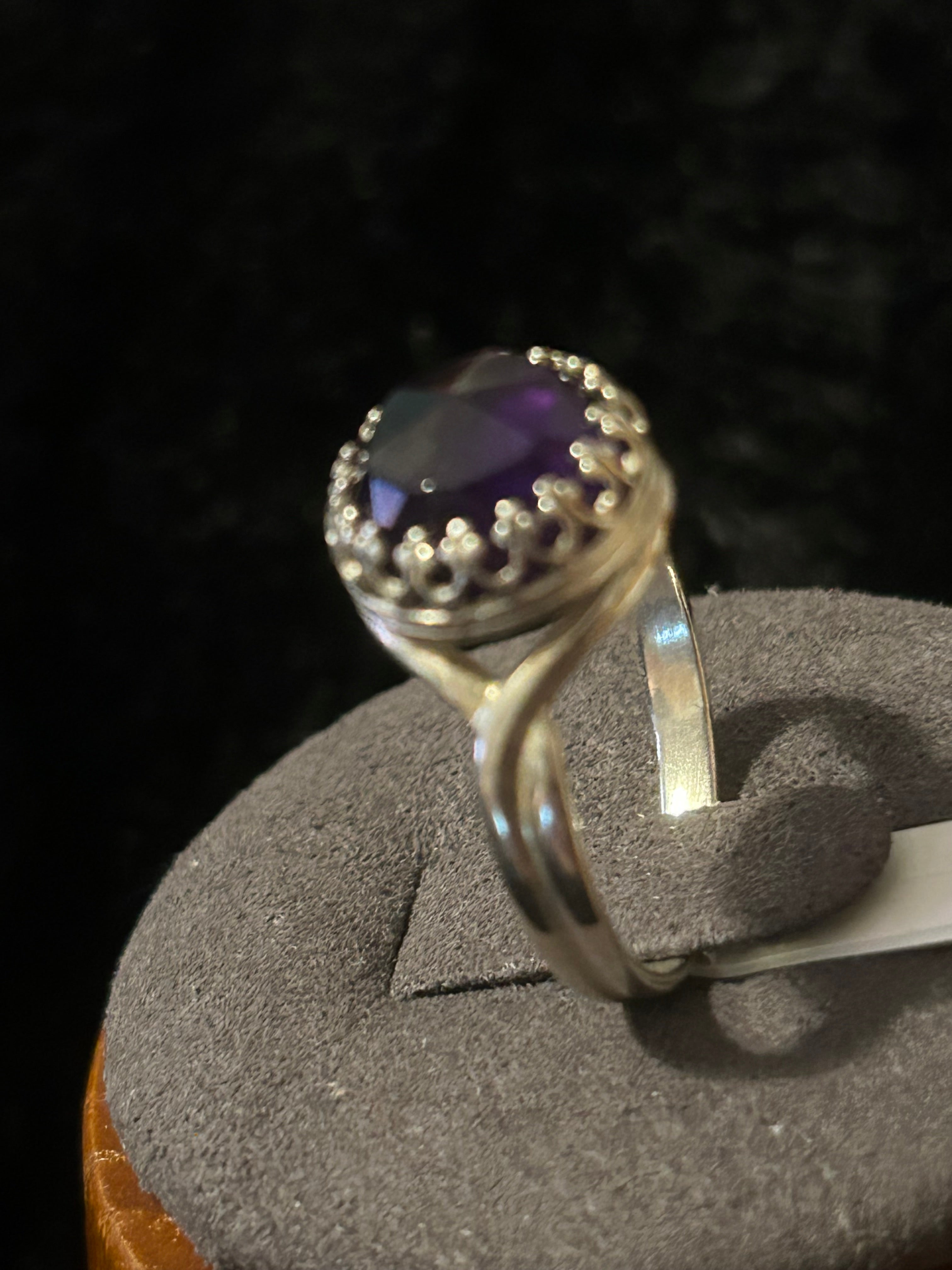 R39  SS 12 mm amethyst crown ring size 7 1/4 ring