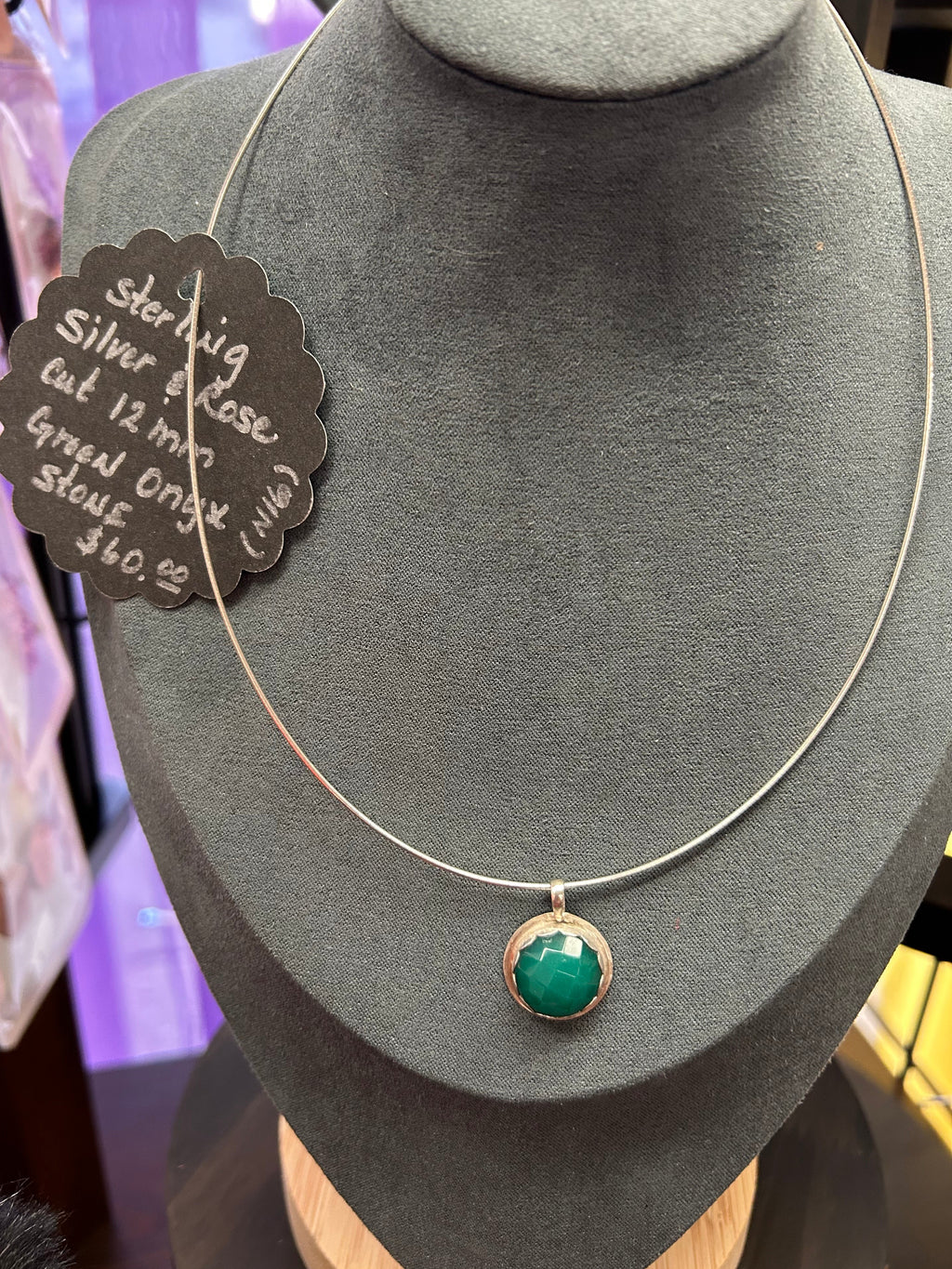 N16  Sterling Silver Rose-cut 12 mm Green Onyx on 17 inch SS omega