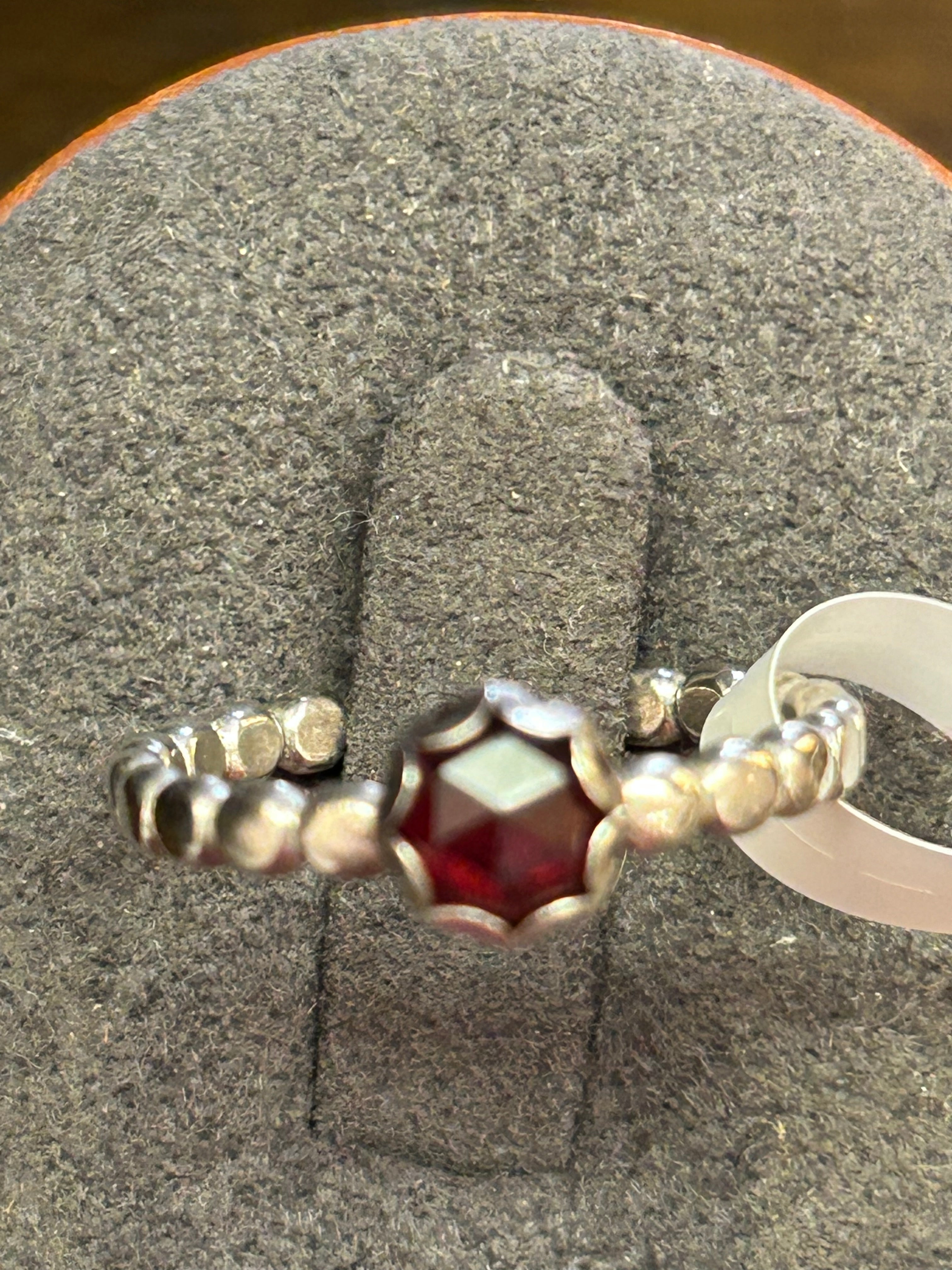R26 SS 6mm Garnet on bead wire size 7 ring