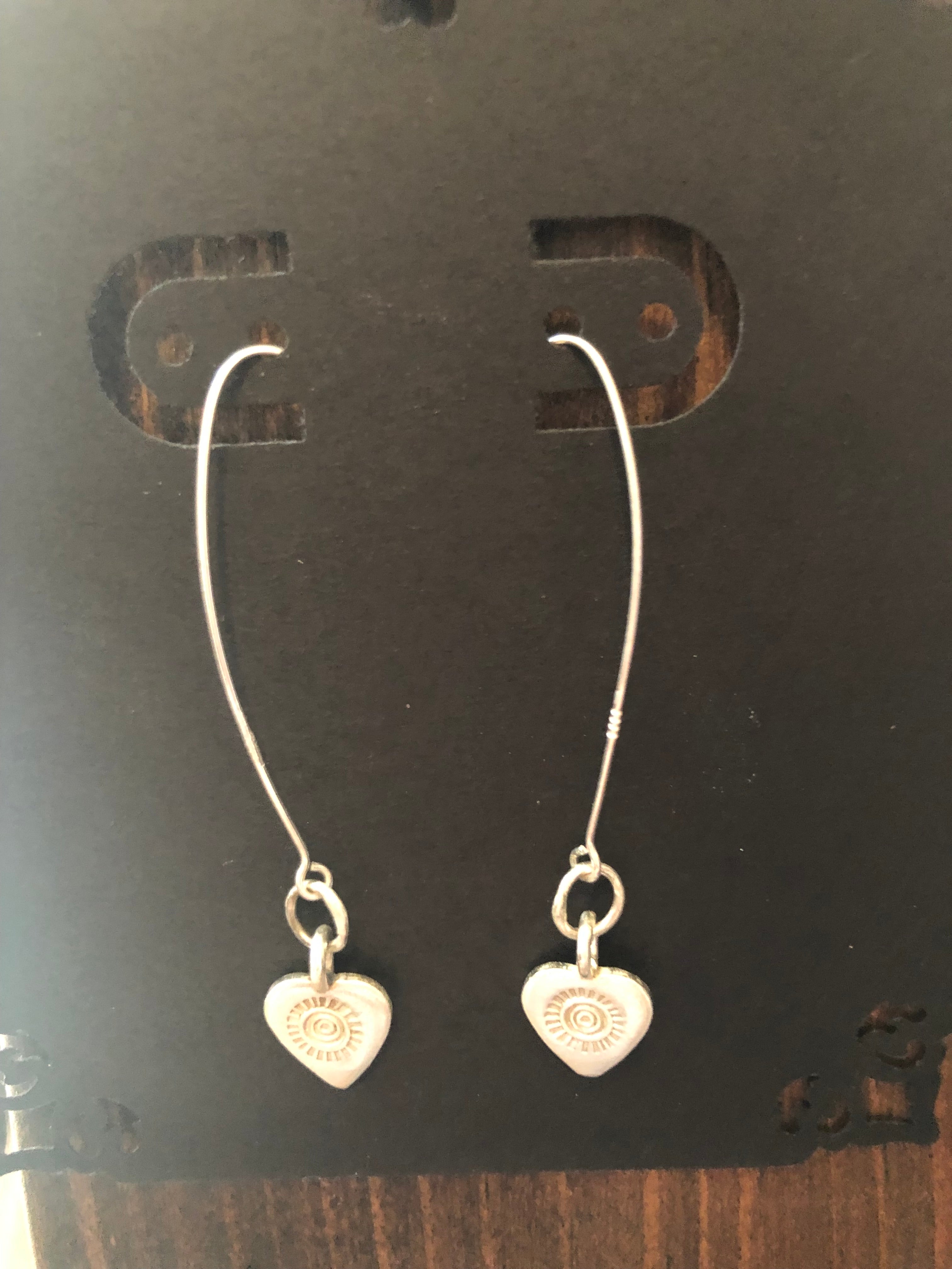 E122 SS Heart Medallion on a Wire