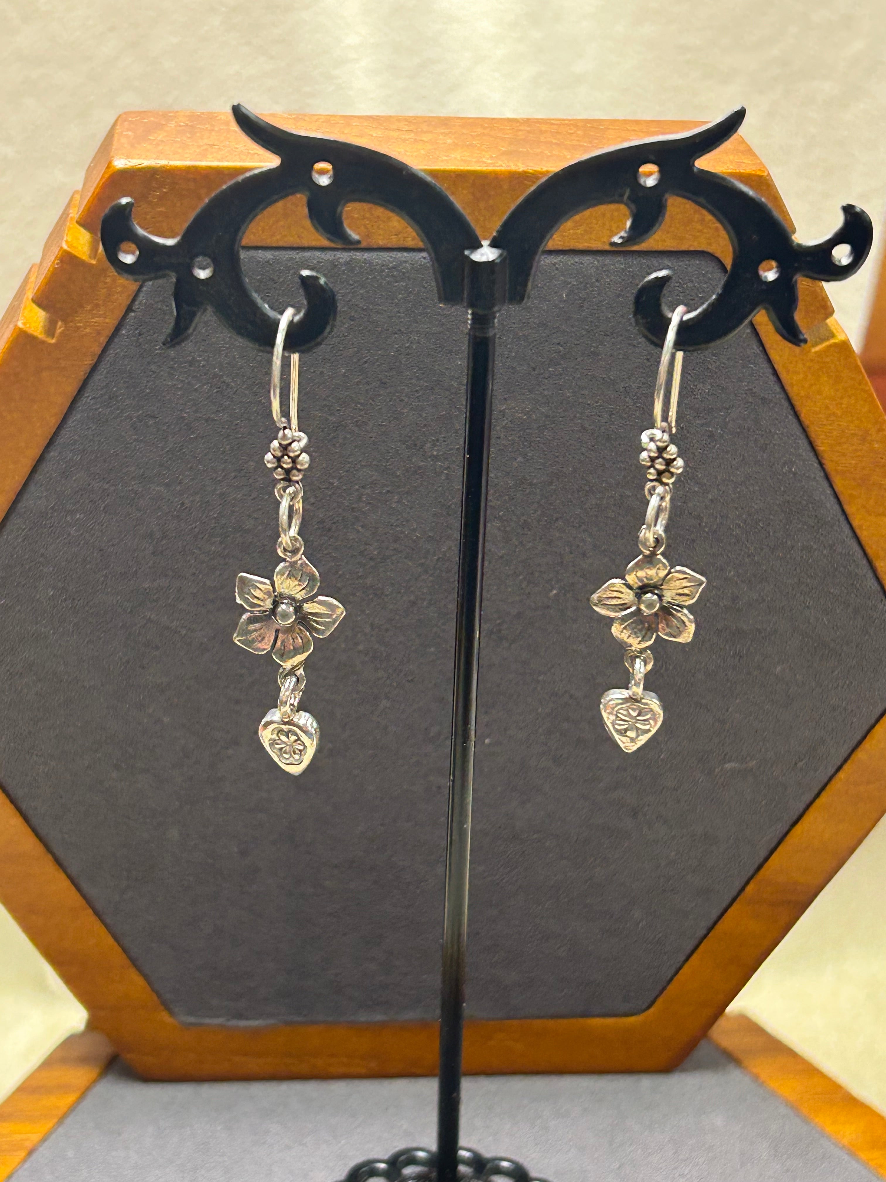 E90 SS Flower and Heart dangle earrings