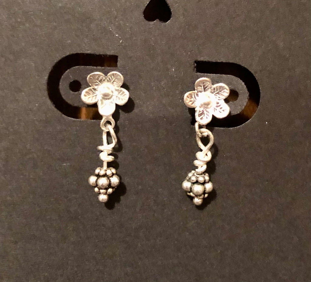 E68 SS Post flower with drop silver dangle earrings
