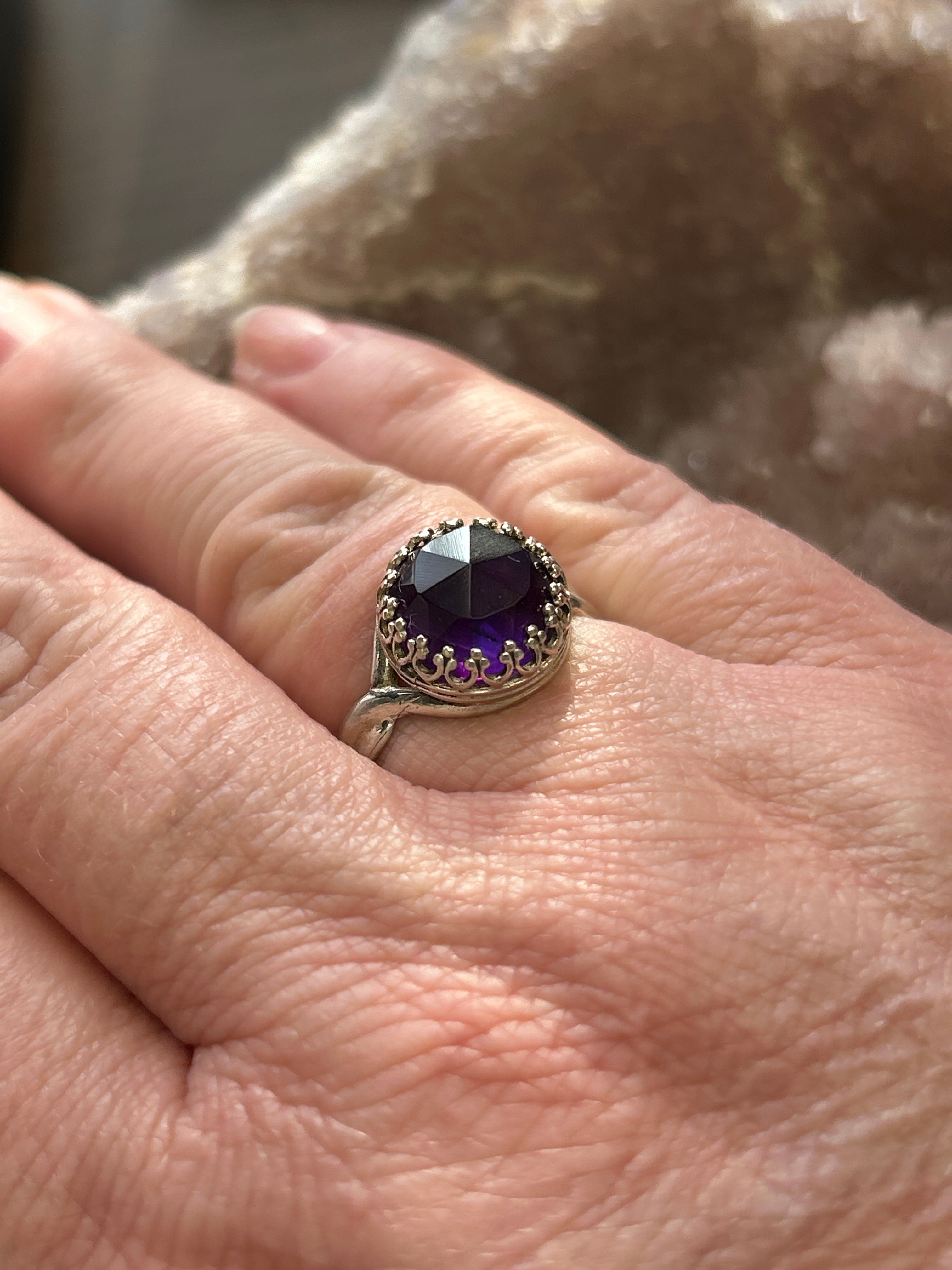 R36 SS 12 mm Rose-cut Dark amethyst, crown set split shank size 7 ring