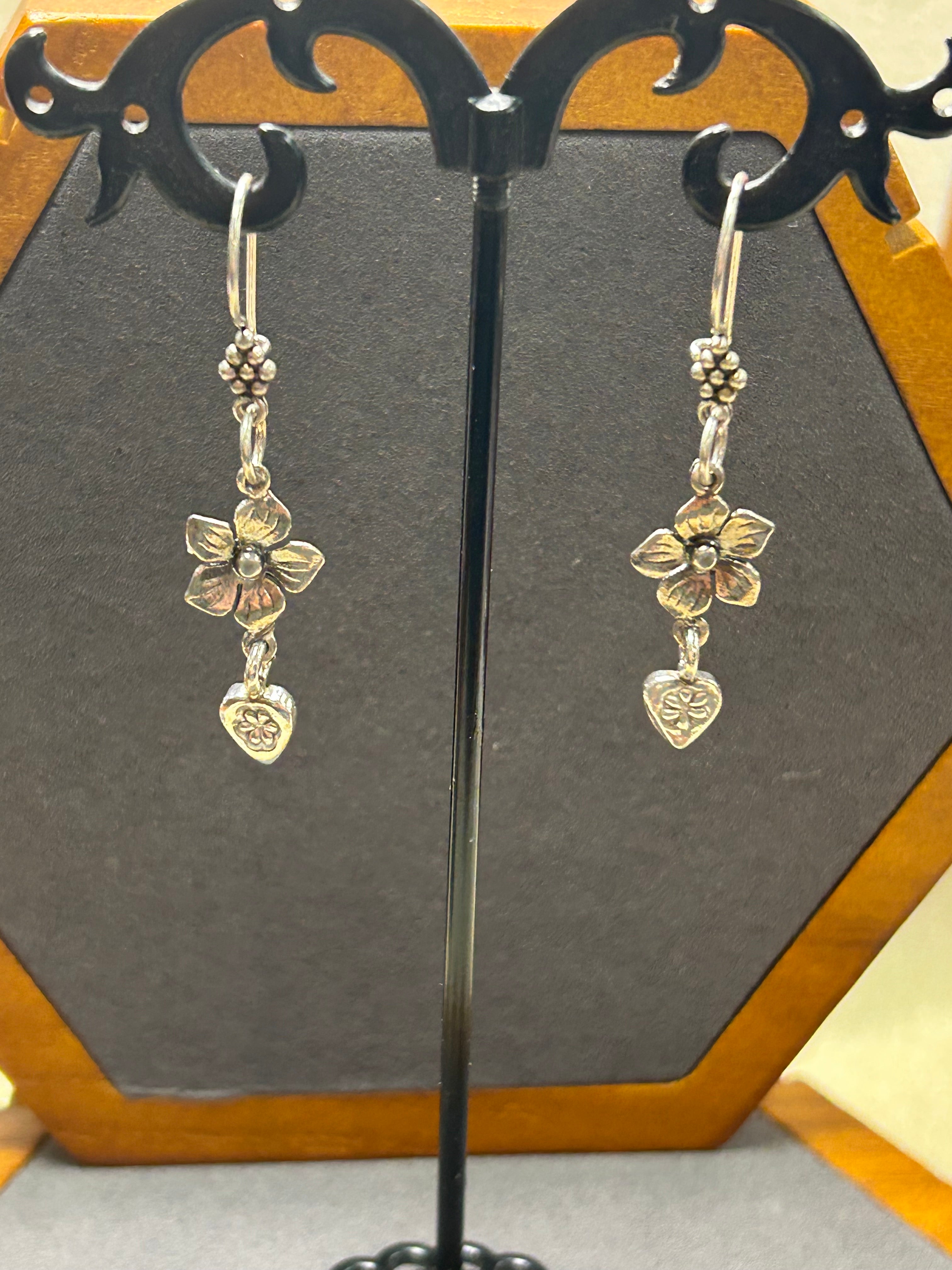 E90 SS Flower and Heart dangle earrings
