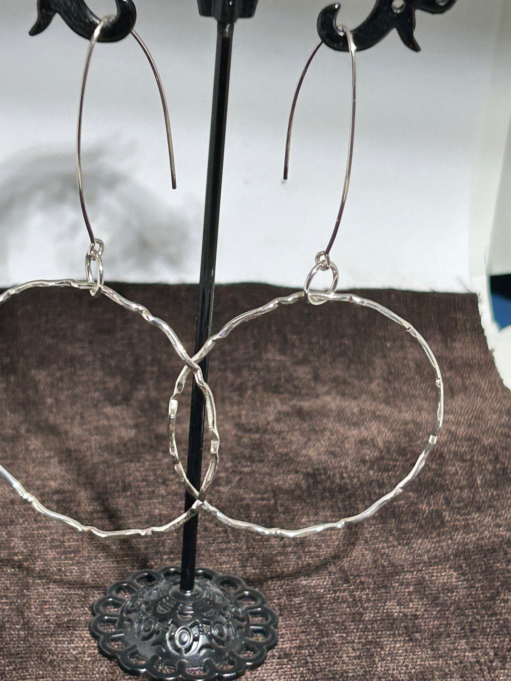 E151 SS Lg hoop earrings