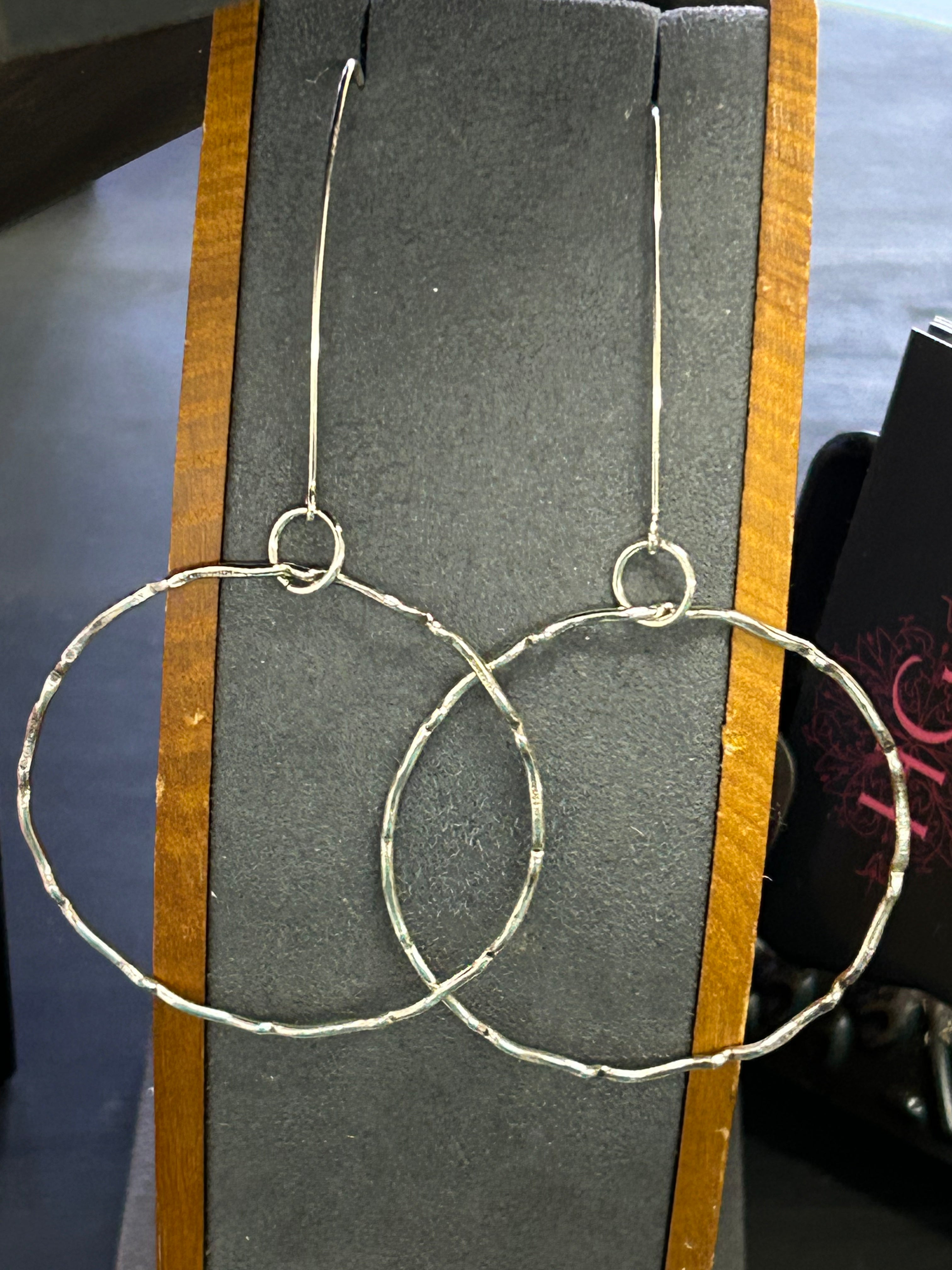 E151 SS Lg hoop earrings